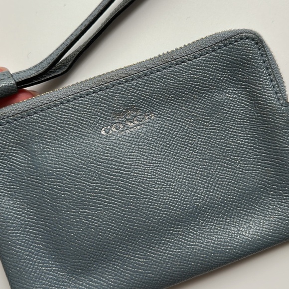 Coach zipper wristlet - Picture 1 of 7